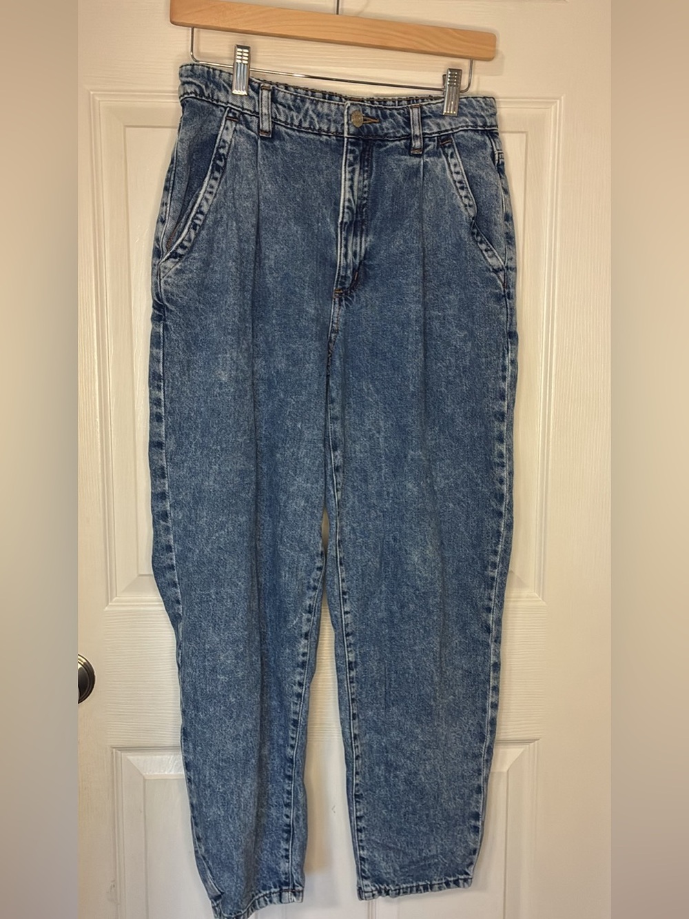 Garage Women's 80’s Mom Jeans in Medium Acid Wash Blue